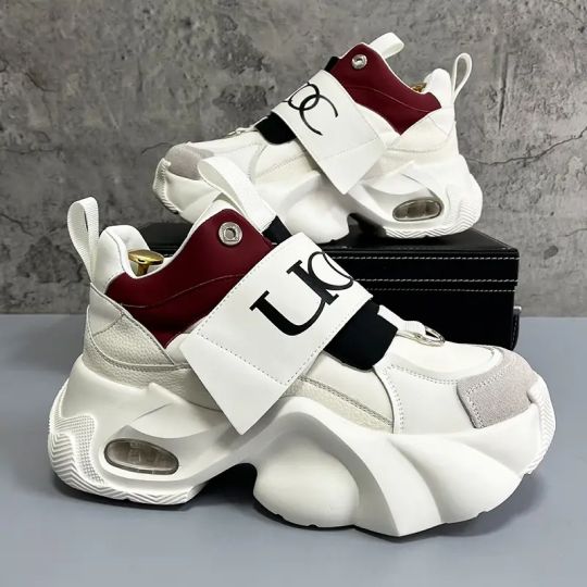 HEIGHT-ENHANCING CASUAL SPORTS SHOES