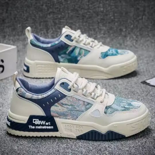 FASHIONABLE CASUAL BOARD SHOES